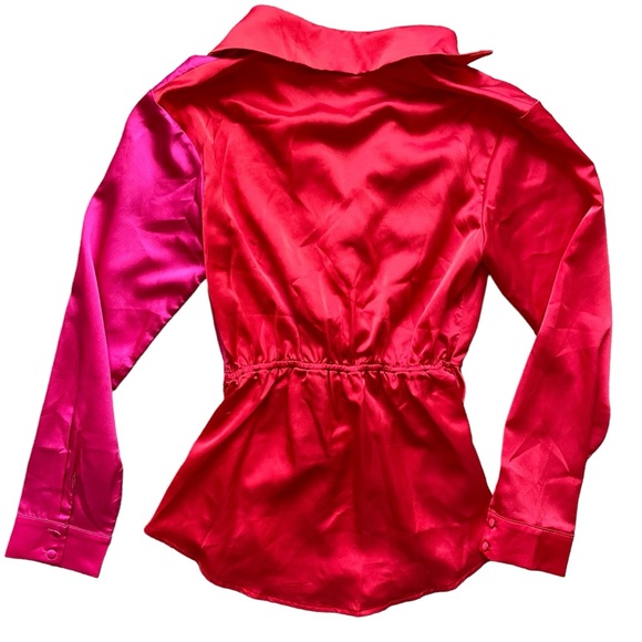 NWOT VICI Women’s Colorblock Pink Red Twist Front Satin Blouse Size Small - Picture 6 of 6